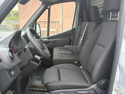 Mercedes-Benz Sprinter 319CDI 190PK AUTOMAAT L2H2 RWD | 3500kg Trekgewicht foto 14