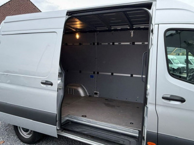 Mercedes-Benz Sprinter 319CDI 190PK AUTOMAAT L2H2 RWD | 3500kg Trekgewicht foto 6