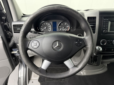 Mercedes-Benz Sprinter 319CDI 3.0V6 L2H2 | Camera | Airco | Cruise | Trekhaak | Betimmering foto 14