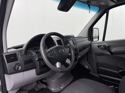 Mercedes-Benz Sprinter 319CDI 3.0V6 L2H2 | Camera | Airco | Cruise | Trekhaak | Betimmering foto 3