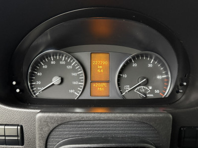 Mercedes-Benz Sprinter 319CDI 3.0V6 L2H2 | Camera | Airco | Cruise | Trekhaak | Betimmering foto 9
