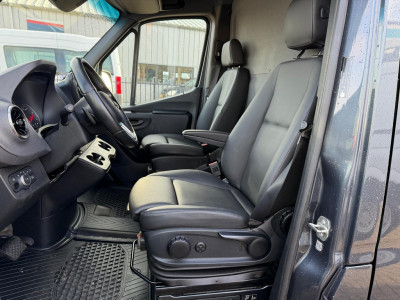 Mercedes-Benz Sprinter 319 CDI L3H2 2x Schuifdeur | Aut. | Distronic | LED | Mbux | 2x Gev. Stoel 10