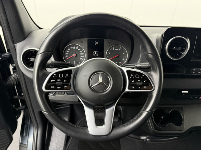 Mercedes-Benz Sprinter 319CDI L3H2 Maxi 4x4 Xperience Edition | Navigatie | Camera | Multimedia | Airco | Cruise | Betimmering | 2800Kg Trekhaak foto 16