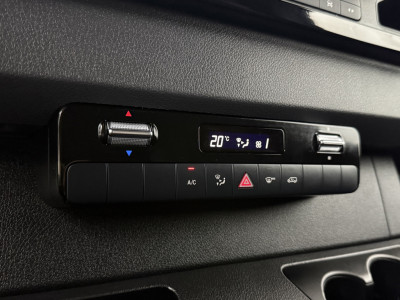 Mercedes-Benz Sprinter 319CDI L3H2 Maxi 4x4 Xperience Edition | Navigatie | Camera | Multimedia | Airco | Cruise | Betimmering | 2800Kg Trekhaak foto 19
