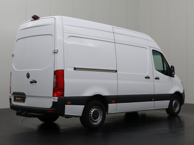 Mercedes-Benz Sprinter 319CDi Automaat L2H2 | 3500Kg Trekhaak | Navigatie | Camera | Airco | Cruise | 3-Zits | Betimmering 2
