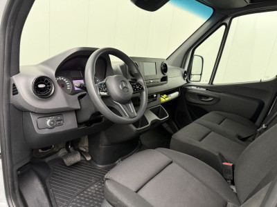 Mercedes-Benz Sprinter 319CDi Automaat L2H2 | 3500Kg Trekhaak | Navigatie | Camera | Airco | Cruise | 3-Zits | Betimmering 3