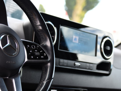 Mercedes-Benz Sprinter 319 V6 3.0 CDI L2H2 DC PB Edition 360 Camera, Cruise, Carplay, Automaat, LED, Stoelverwarming, 10,5 Mbux, Multimedia, Geveerde stoel, 190pk, Trekhaak, Uniek! foto 13