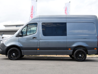 Mercedes-Benz Sprinter 319 V6 3.0 CDI L2H2 DC PB Edition 360 Camera, Cruise, Carplay, Automaat, LED, Stoelverwarming, 10,5 Mbux, Multimedia, Geveerde stoel, 190pk, Trekhaak, Uniek! foto 9