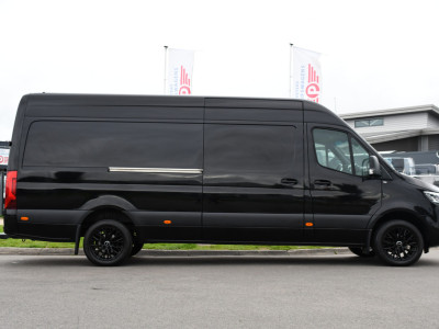 Mercedes-Benz Sprinter 319 V6 3.0 CDI L3H2 Black Edition Adaptieve Cruise, 360 Camera, Carplay, LED, Voorruit verwarming, Automaat, 10,5 Mbux, NAVI, 2 x Geveerde stoel, Uniek! foto 10