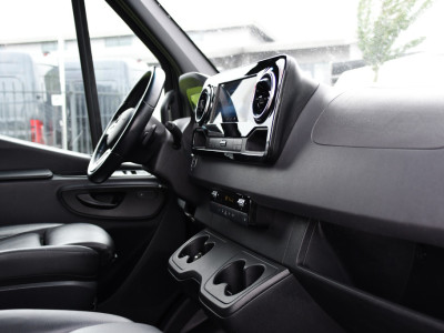 Mercedes-Benz Sprinter 319 V6 3.0 CDI L3H2 Black Edition Adaptieve Cruise, 360 Camera, Carplay, LED, Voorruit verwarming, Automaat, 10,5 Mbux, NAVI, 2 x Geveerde stoel, Uniek! foto 19