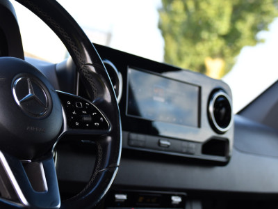 Mercedes-Benz Sprinter 319 V6 3.0 CDI L3H2 Black Edition FULL OPTIONS! Cruise, 360 Camera, Carplay, 10,5 Mbux, 190pk, 2 x Schuifdeur, Sper, LED, Leder, Stoelverwarming, Standkachel, Trekhaak, Uniek! foto 13