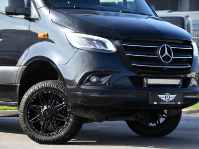 Mercedes-Benz Sprinter 319 V6 3.0 CDI L3H2 Black Edition FULL OPTIONS! Cruise, 360 Camera, Carplay, 10,5 Mbux, 190pk, 2 x Schuifdeur, Sper, LED, Leder, Stoelverwarming, Standkachel, Trekhaak, Uniek! foto 8
