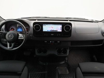 Mercedes-Benz Sprinter 519 3.0 CDI V6 AUT. L2H2 Airco, Camera, Stoelverwarming, Cruise, Apple Carplay, LED, Trekhaak foto 2