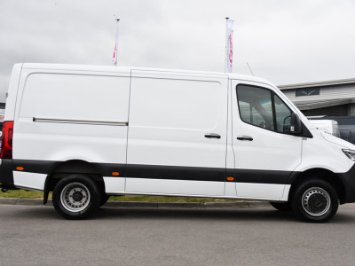 Mercedes-Benz Sprinter 519 V6 3.0 CDI L2H1 PB Edition Camera, Cruise, Carplay, 3500kg Trekhaak, LED, Mbux, Geveerde Stoel, Uniek! 319 10