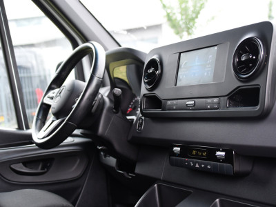 Mercedes-Benz Sprinter 519 V6 3.0 CDI L2H1 PB Edition Camera, Cruise, Carplay, 3500kg Trekhaak, LED, Mbux, Geveerde Stoel, Uniek! 319 19