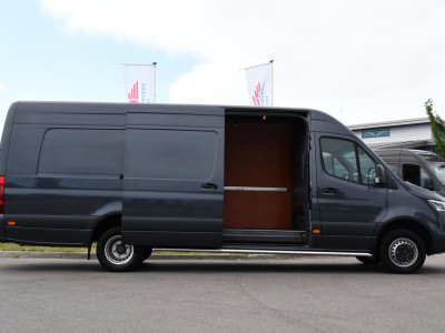 Mercedes-Benz Sprinter 519 V6 3.0 CDI L4H2 PB Edition N1, 360 Camera, Cruise, Carplay, 10,5 Mbux, Automaat, Sensoren, 190pk, Elektrische deur, Stoelverwarming, Geveerde stoel, Uniek! 319 12