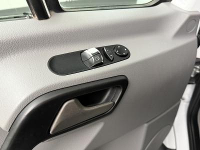 Mercedes-Benz Sprinter L2H2 | Airco | 3-Persoons | Trekhaak | Gate Locks | Betimmering 8