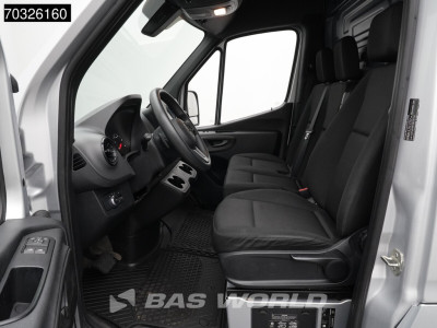 Mercedes-Benz Sprinter 215 CDI Automaat 150pk L2H2 MBUX Camera Airco Parkeersensoren CarPlay Euro6 L2 Airco 12