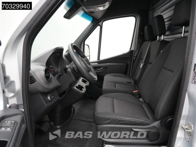 Mercedes-Benz Sprinter 215 CDI Automaat 150pk L2H2 MBUX Camera Airco Parkeersensoren CarPlay Euro6 L2 Airco 12