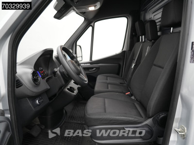 Mercedes-Benz Sprinter 215 CDI Automaat 150pk L2H2 MBUX Camera Airco Parkeersensoren CarPlay Euro6 L2 Airco 12