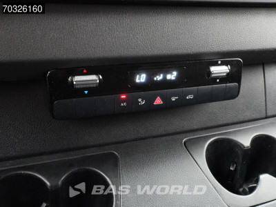 Mercedes-Benz Sprinter 215 CDI Automaat 150pk L2H2 MBUX Camera Airco Parkeersensoren CarPlay Euro6 L2 Airco 19