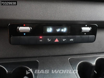 Mercedes-Benz Sprinter 215 CDI Automaat 150pk L2H2 MBUX Camera Airco Parkeersensoren CarPlay Euro6 L2 Airco 19