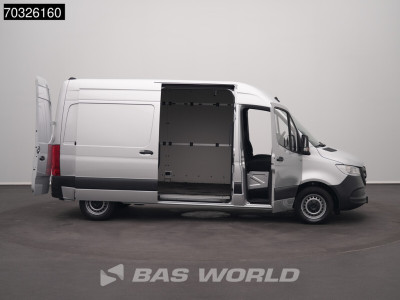 Mercedes-Benz Sprinter 215 CDI Automaat 150pk L2H2 MBUX Camera Airco Parkeersensoren CarPlay Euro6 L2 Airco 7