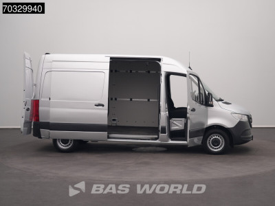 Mercedes-Benz Sprinter 215 CDI Automaat 150pk L2H2 MBUX Camera Airco Parkeersensoren CarPlay Euro6 L2 Airco 7