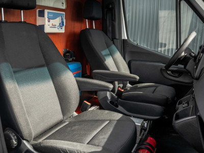 Mercedes-Benz Sprinter 314CDI L2H2 | Automaat | 1e Eigenaar | Volledig ingericht | 360° Camera | Carplay | Cruise | PDC | Airco foto 14