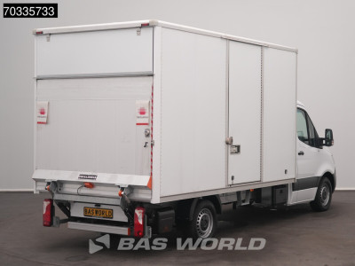 Mercedes-Benz Sprinter 315 CDI Nieuw / New! Laadklep Bakwagen AC/Climate Zijdeur Cruise 10MBUX CarPlay DHollandia Euro6 Meubelbak Koffer Möbelkoffer LBW Airco Cruise control foto 2