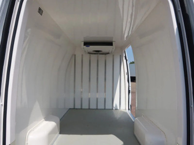 Mercedes-Benz Sprinter 317 Koel/Vries L2/H2 220 Volt stekker 17