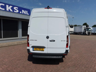 Mercedes-Benz Sprinter 317 Koel/Vries L2/H2 220 Volt stekker 20