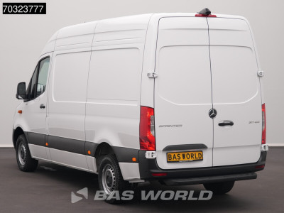 Mercedes-Benz Sprinter 317 CDI 2025-Model Automaat L2H2 170PK LED Xenon Navi Airco Cruise Camera MBUX CarPlay Parkeersensoren Stoelverwarming Euro6 L2 Airco Cruise control foto 6