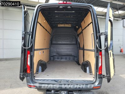 Mercedes-Benz Sprinter 317 CDI Automaat 3,5t Trekhaak L2H2 170PK Airco Camera MBUX Euro6 L2 12m3 Airco Trekhaak foto 3