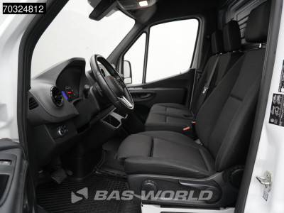 Mercedes-Benz Sprinter 317 CDI Automaat L2H2 170PK Airco Cruise Camera MBUX CarPlay Euro6 L2 Airco Cruise control 12