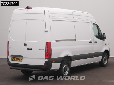 Mercedes-Benz Sprinter 317 CDI Automaat L2H2 AC/Climate 10MBUX Carplay LED Camera Cruise Parkeersensoren Euro6 L2 Airco Cruise control foto 2