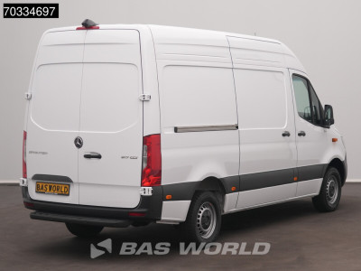 Mercedes-Benz Sprinter 317 CDI Automaat L2H2 AC/Climate 10MBUX Carplay LED Camera Cruise Parkeersensoren Euro6 L2 Airco Cruise control foto 2