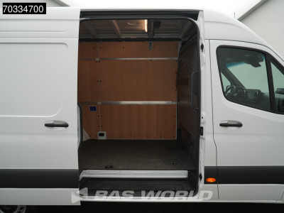 Mercedes-Benz Sprinter 317 CDI Automaat L2H2 AC/Climate 10MBUX Carplay LED Camera Cruise Parkeersensoren Euro6 L2 Airco Cruise control foto 8