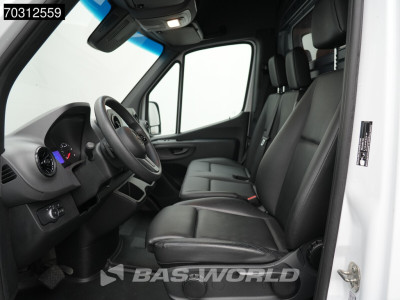 Mercedes-Benz Sprinter 317 CDI Automaat L3H2 170PK 3,5t Trekhaak Airco Camera MBUX CarPlay Parkeersensoren Euro6 L3 Airco Trekhaak foto 3