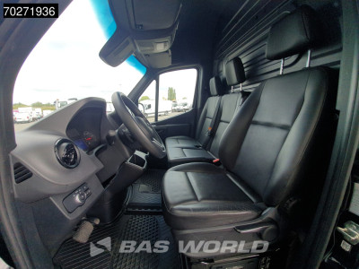 Mercedes-Benz Sprinter 317 CDI Automaat L3H2 Black Edition 3500KG Trekhaak Airco Camera Parkeersensoren MBUX CarPlay Euro6 L3 15m3 Airco Trekhaak foto 12