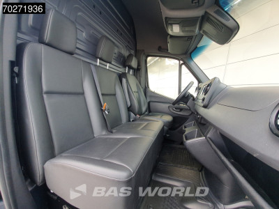 Mercedes-Benz Sprinter 317 CDI Automaat L3H2 Black Edition 3500KG Trekhaak Airco Camera Parkeersensoren MBUX CarPlay Euro6 L3 15m3 Airco Trekhaak foto 13