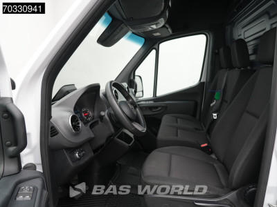 Mercedes-Benz Sprinter 317 CDI Automaat L3H2 PRO LED Navi Airco Cruise Camera 10inch MBUX CarPlay Parkeersensoren v+a Euro6 L3 Airco Trekhaak Cruise control foto 12
