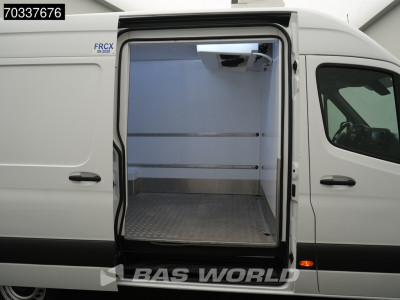 Mercedes-Benz Sprinter 317 CDI Koelwagen Vriezer 170PK L2H2 Airco Camera MBUX CarPlay Euro6 L2 Koel Koeler Kühl Kühler Kühlwagen Kühlkasten Frigo Vries Airco foto 9