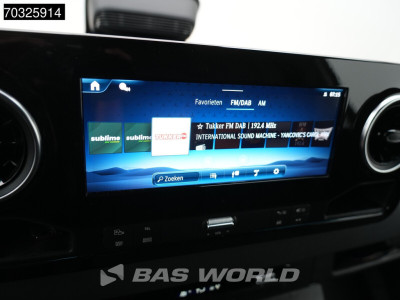 Mercedes-Benz Sprinter 317 CDI L2H2 Navi Airco Cruise Camera 10inch MBUX CarPlay Parkeersensoren v+a Euro6 L2 Airco Trekhaak Cruise control 18