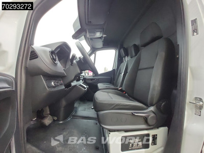 Mercedes-Benz Sprinter 317 CDI Laadklep Automaat Bakwagen 170PK Airco Camera MBUX CarPlay Euro6 Meubelbak Koffer 21m3 Airco foto 13