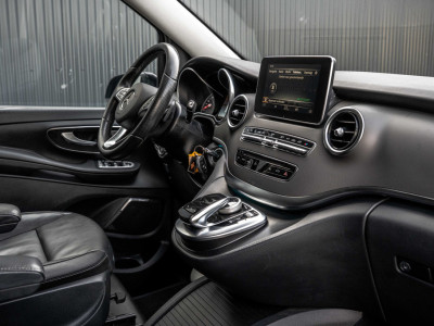 Mercedes-Benz V-klasse V 250 BlueTEC | Automaat | 360° Camera | Leder | Burmester | Elekt.schuifdeur L+R | Climatronic | Trekhaak foto 2
