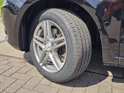 Mercedes-Benz VITO 119 CDI L2 Dub Cab 4x4 LED 18