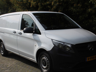 Mercedes-Benz Vito 109 CDI Functional Lang 88PK | Airco | Cruise Control | Trekhaak foto 12