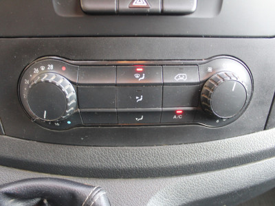 Mercedes-Benz Vito 109 CDI Functional Lang 88PK | Airco | Cruise Control | Trekhaak foto 21