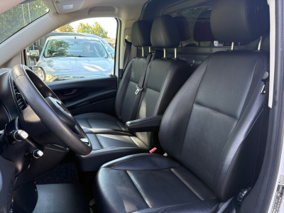Mercedes-Benz Vito 109 CDI Lang|NAP|airco|cruise control|bluetooth|lederen bekleding|achterklep|drie zitplaatsen|elektrisch pakket foto 12